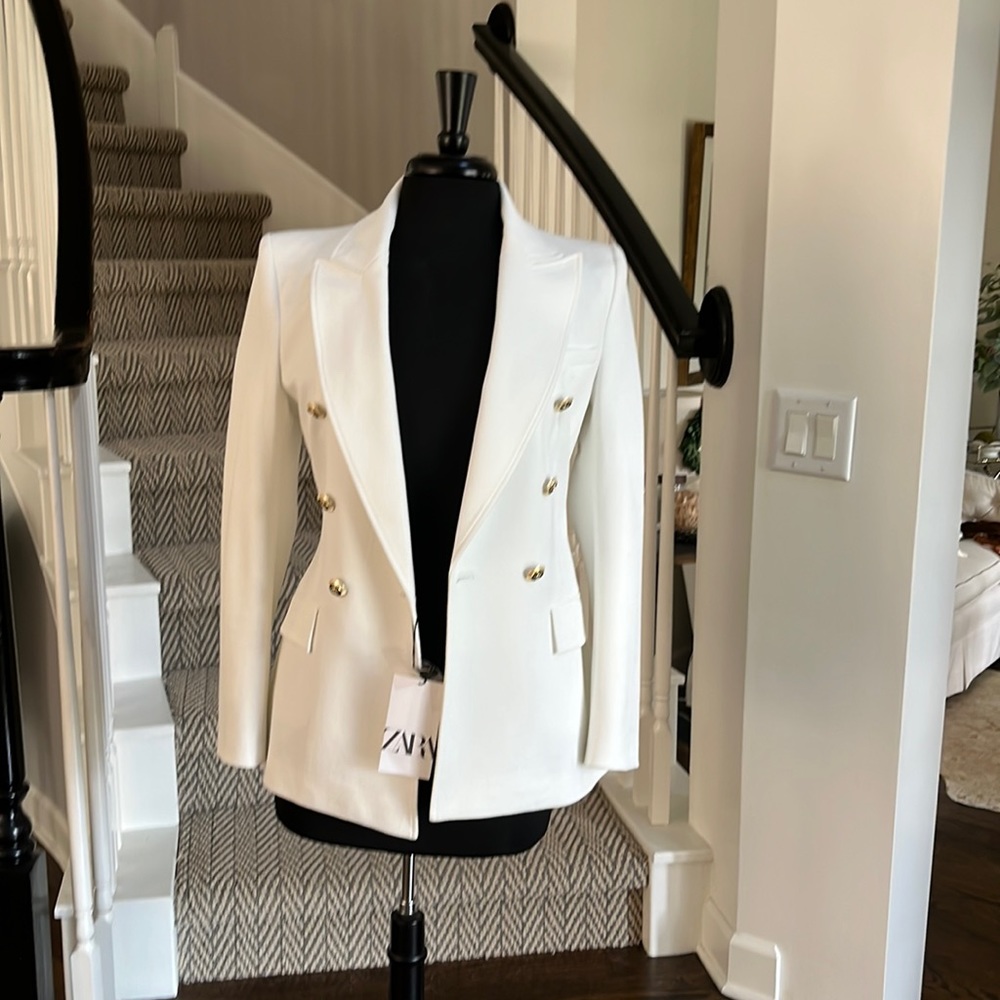 NWT Zara white tailored double breasted blazer with gold buttons